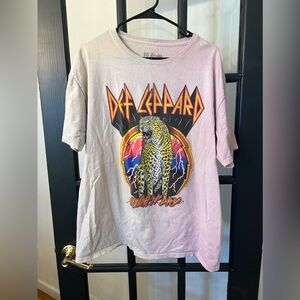 Def Leppard xl pink white split dye graphic tee